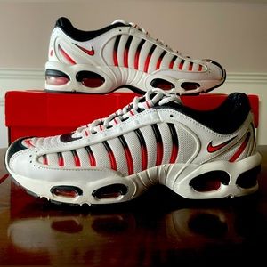 Nike Men’s Air Max Tailwind IV - White/Habanero Red-Black - SIZE 8 - NEW IN BOX